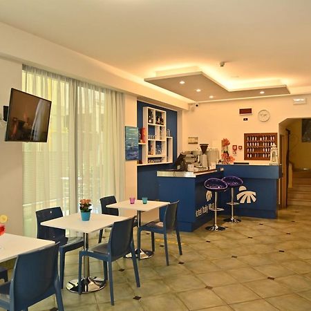 Hotel Italy Мисано Адриатико Екстериор снимка
