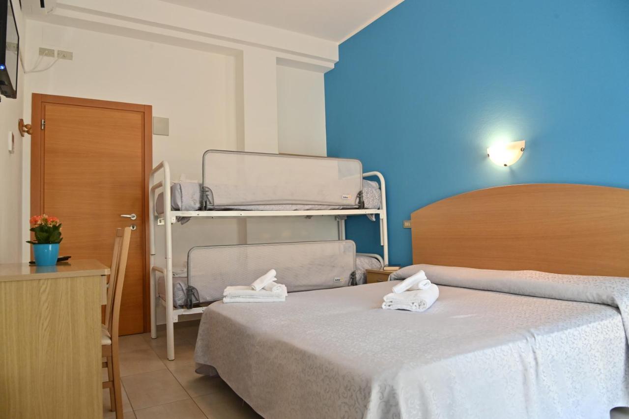 Hotel Italy Мисано Адриатико Екстериор снимка