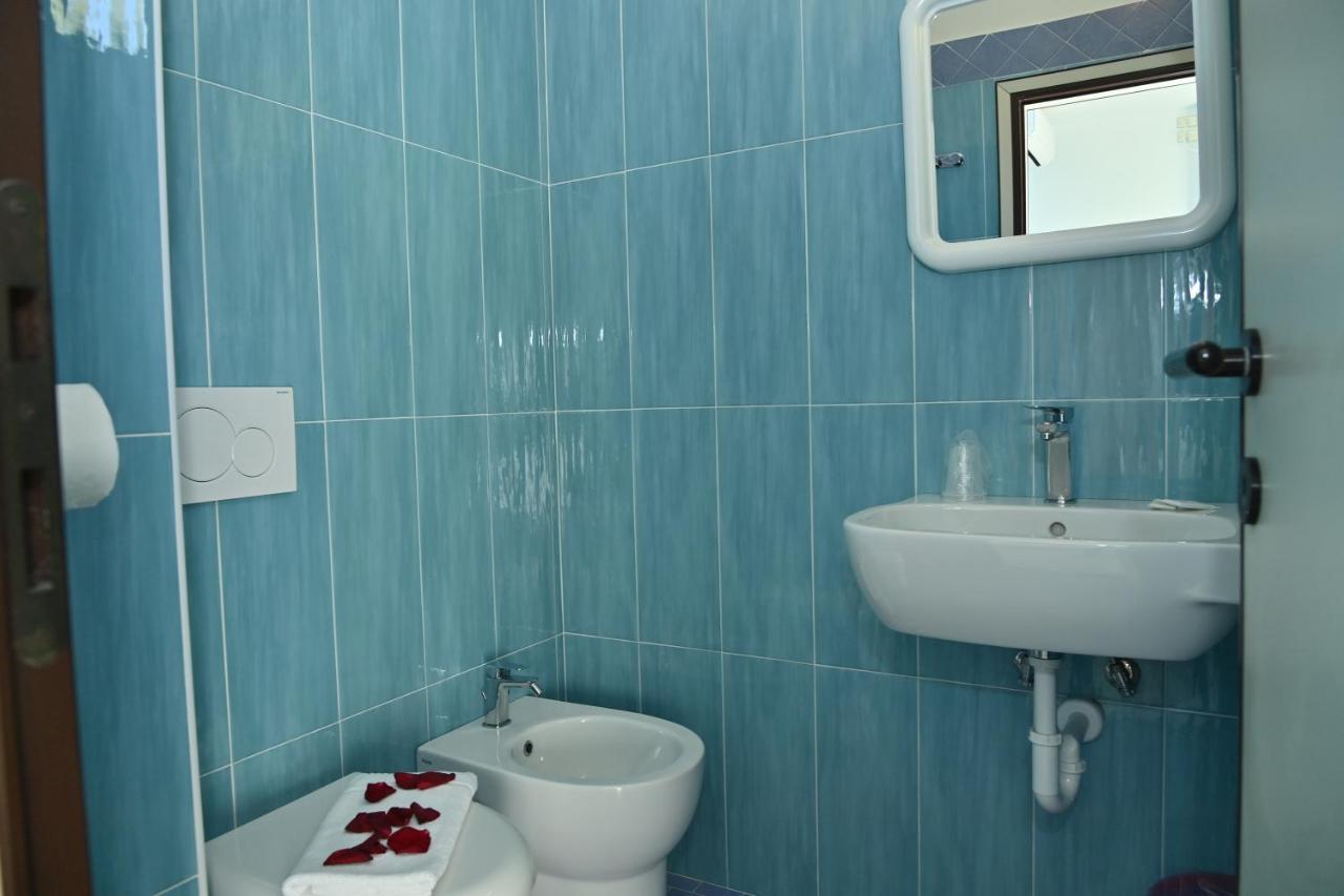 Hotel Italy Мисано Адриатико Стая снимка