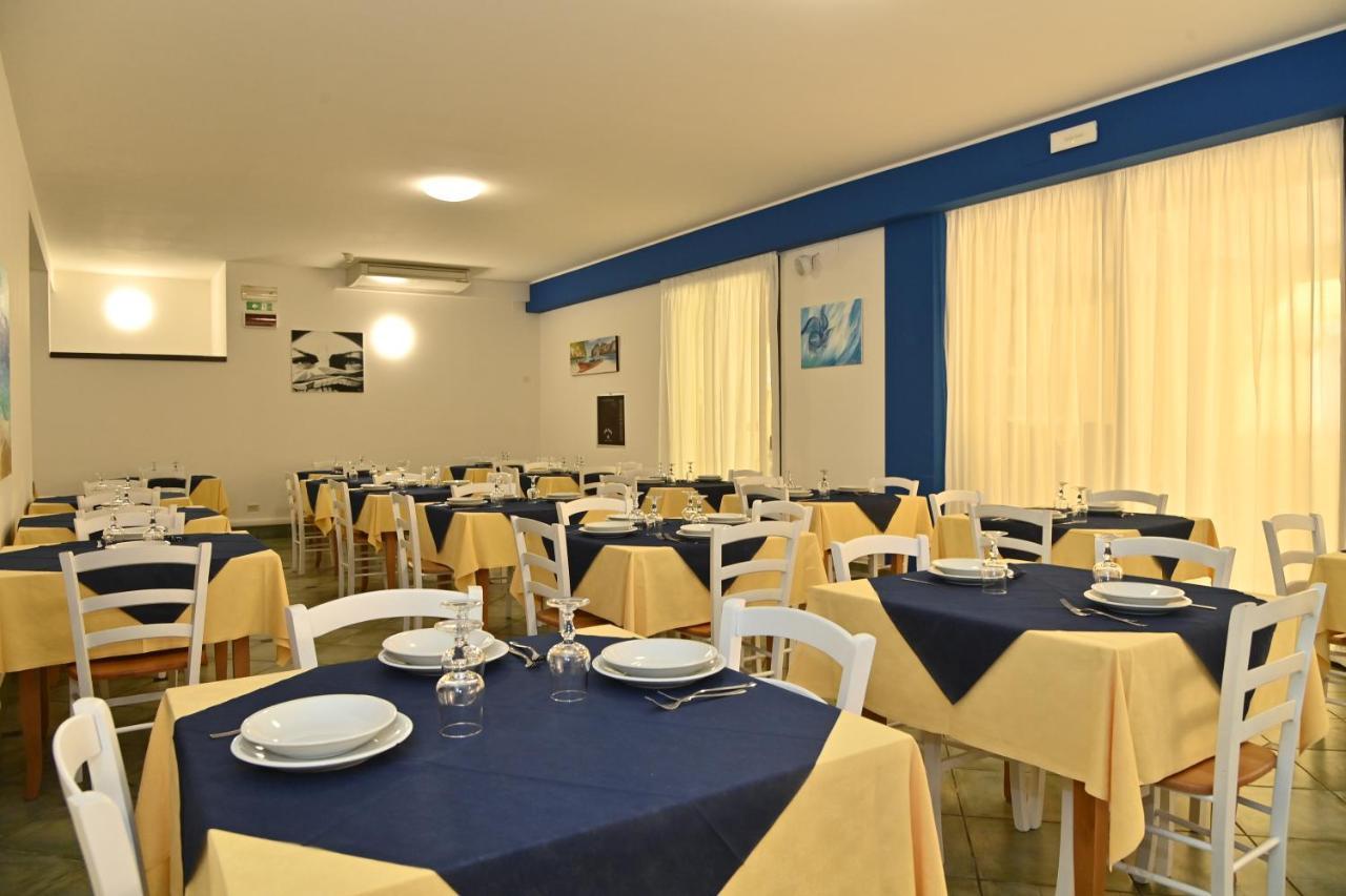 Hotel Italy Мисано Адриатико Екстериор снимка