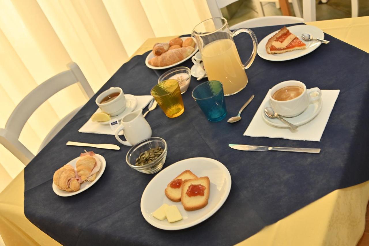 Hotel Italy Мисано Адриатико Екстериор снимка