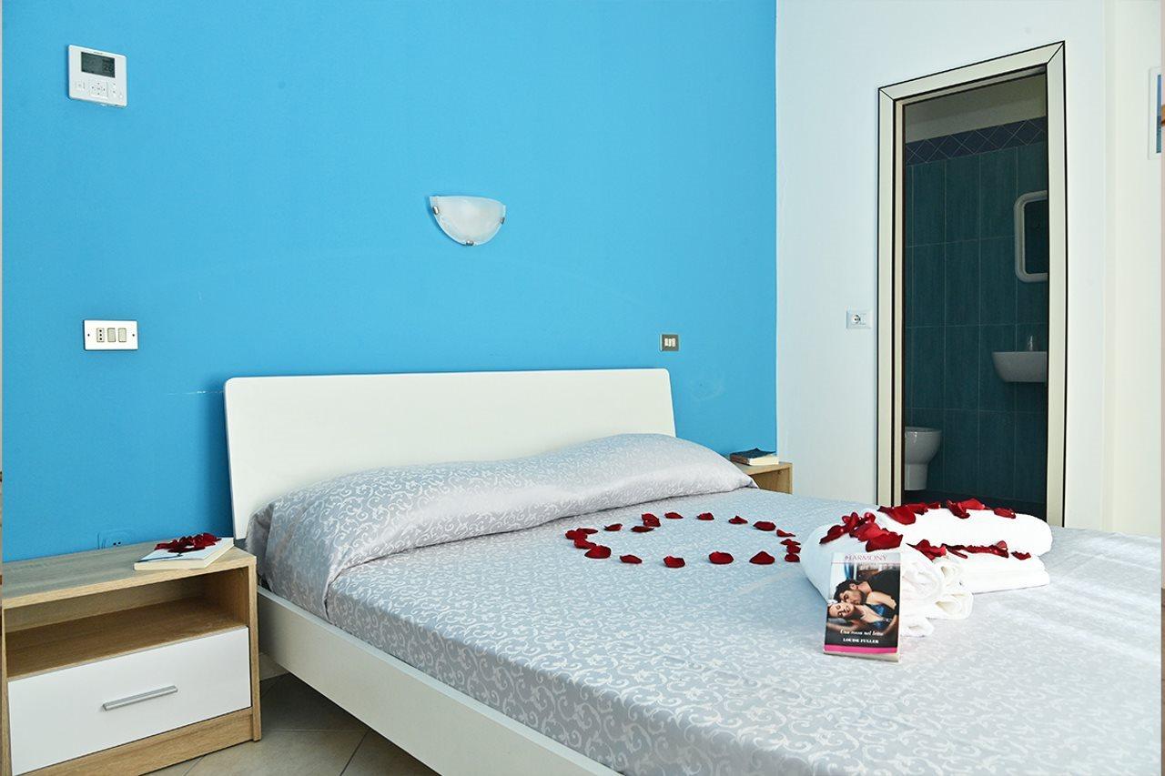 Hotel Italy Мисано Адриатико Екстериор снимка