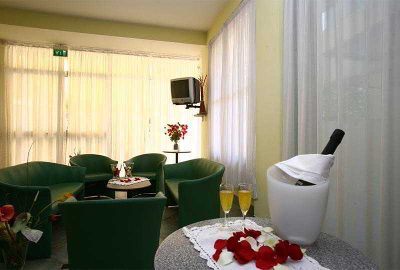 Hotel Italy Мисано Адриатико Екстериор снимка