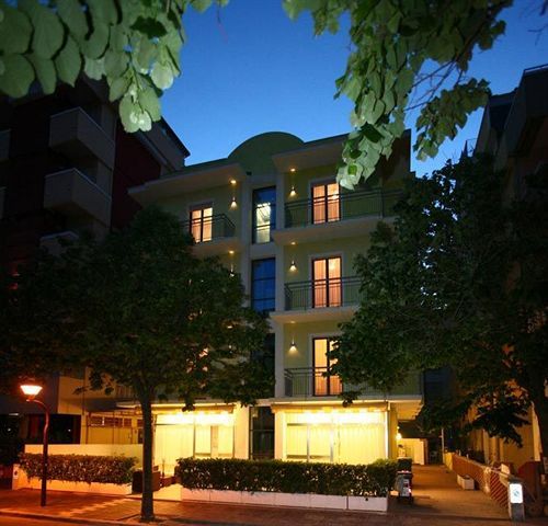 Hotel Italy Мисано Адриатико Екстериор снимка